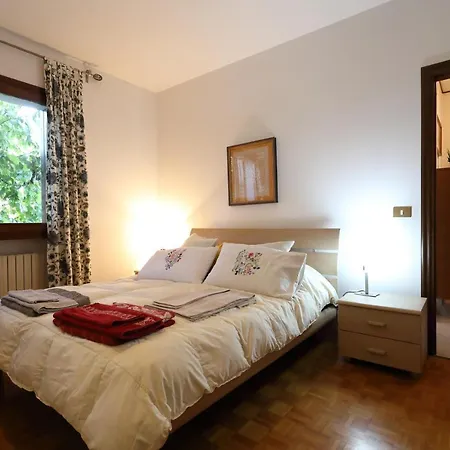 Locazione Turistica Al Vicolo 公寓